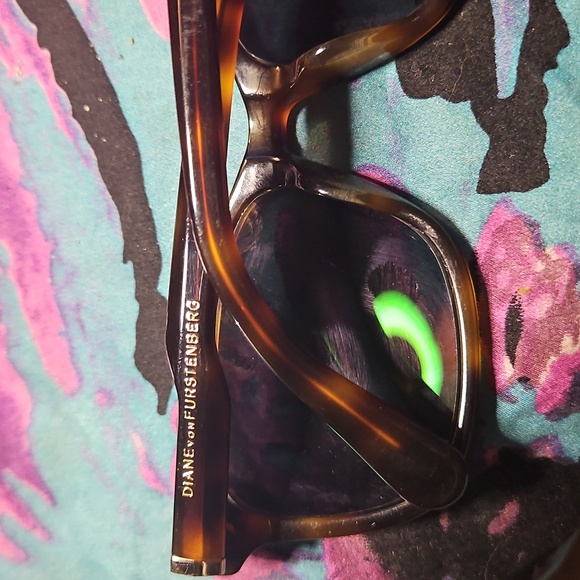 DIANE von FURSTENBURG FRAMES - Picture 5 of 12